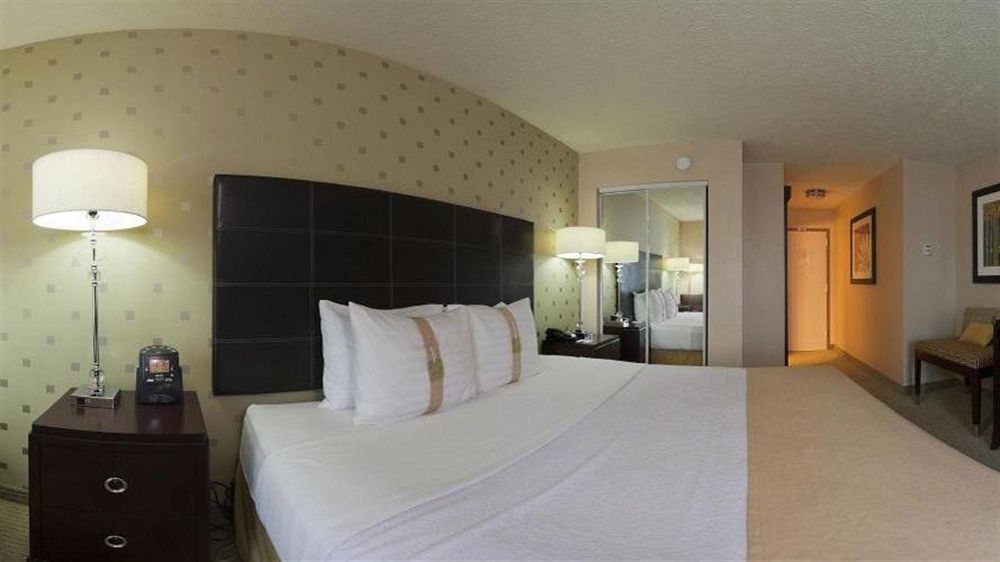 Holiday Inn Bloomington-University Area By Ihg Экстерьер фото