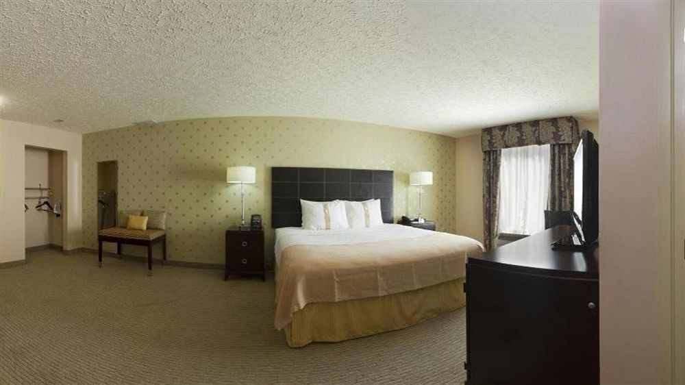 Holiday Inn Bloomington-University Area By Ihg Экстерьер фото